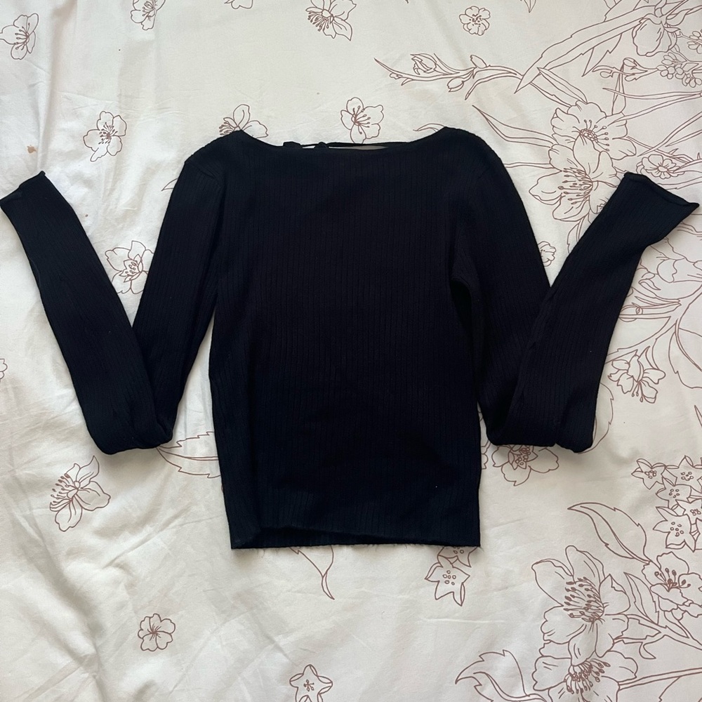 Garage Keyhole Long Sleeve